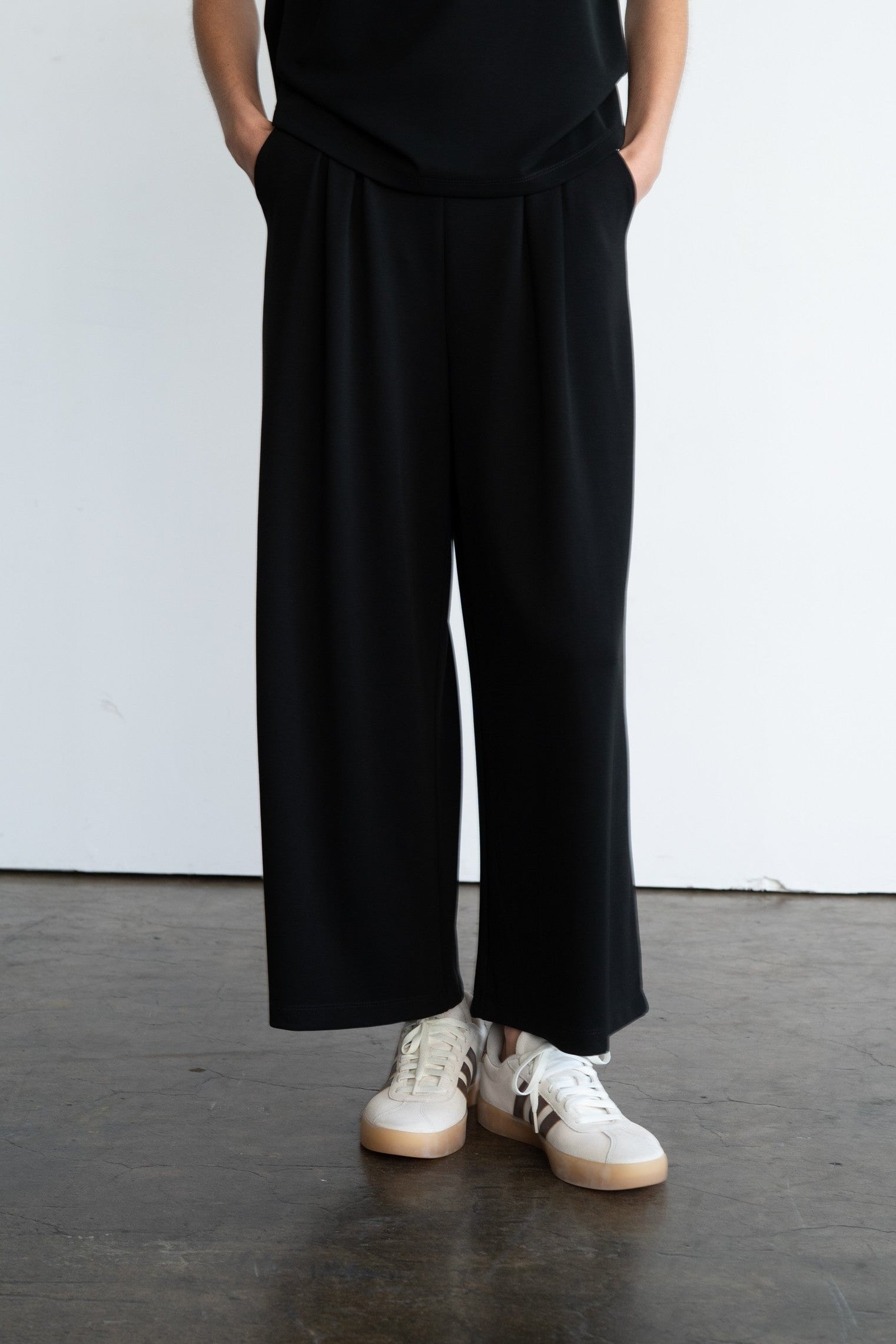 Pleated Wide Leg Sweatpants