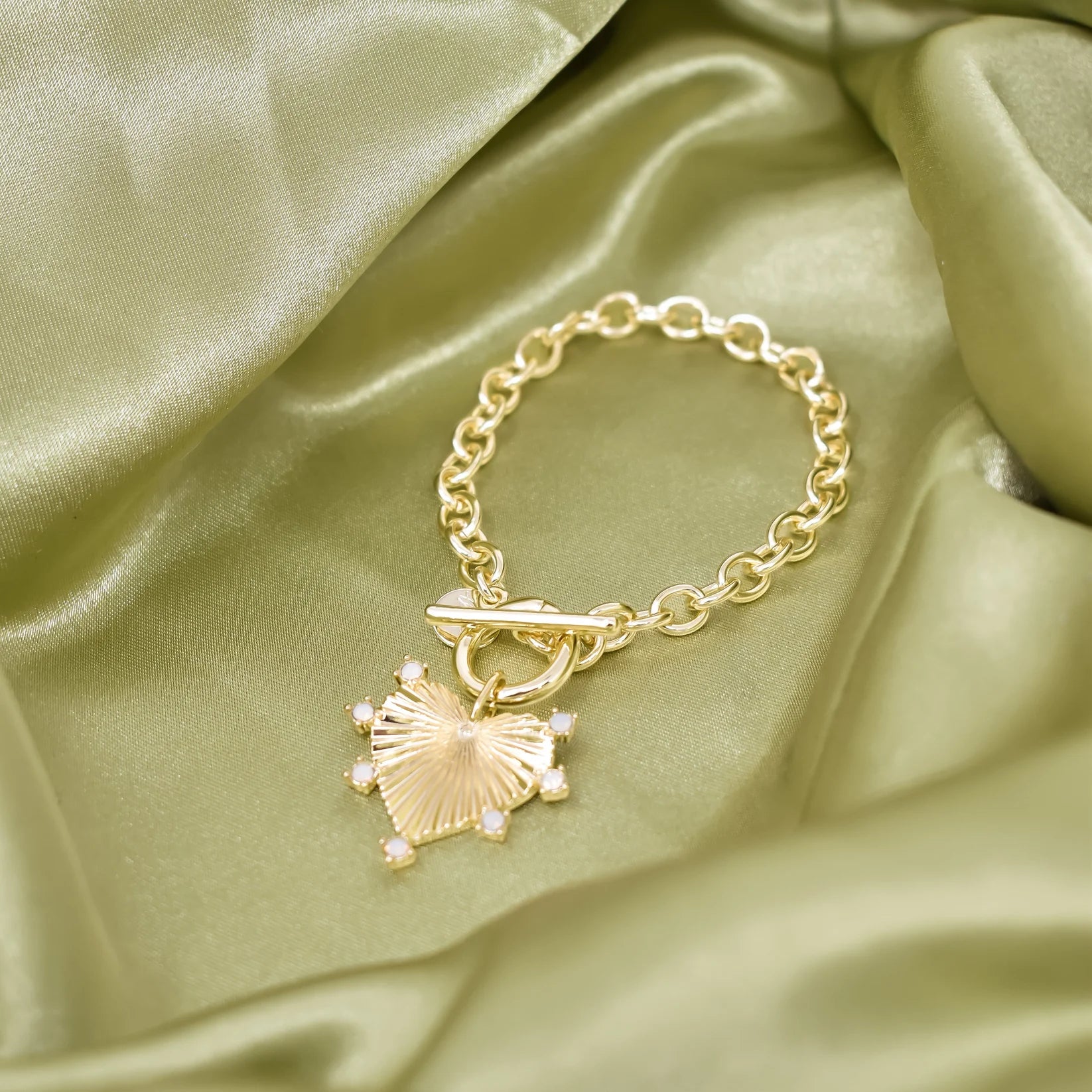 Sis Kiss Gallery Charm Bracelet