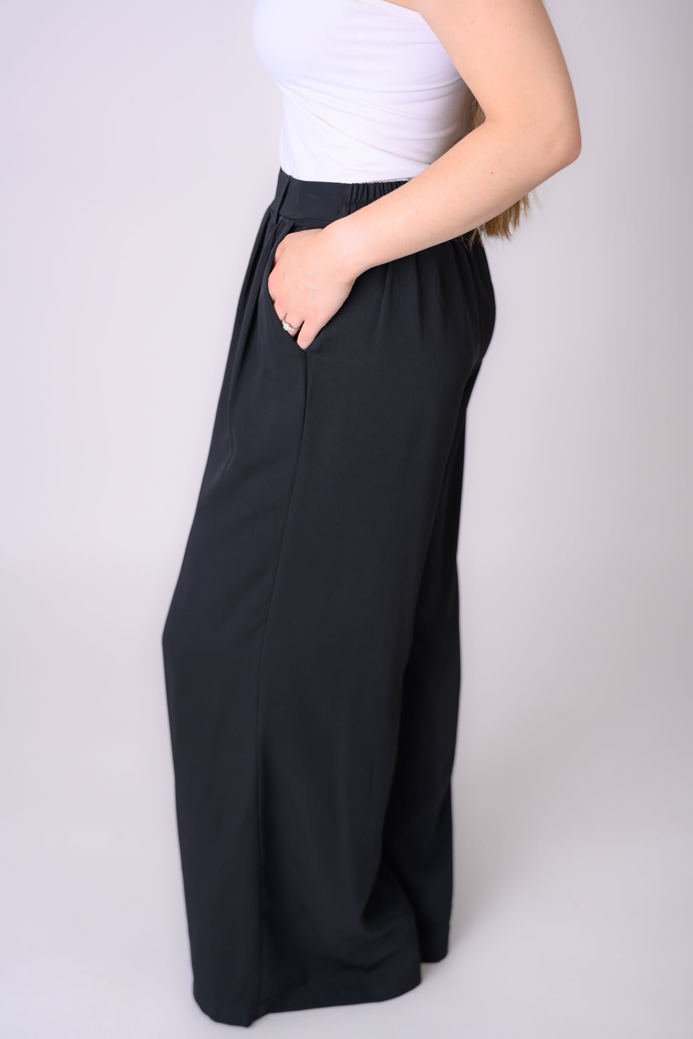 Pleated Solid Dress Pants - Black