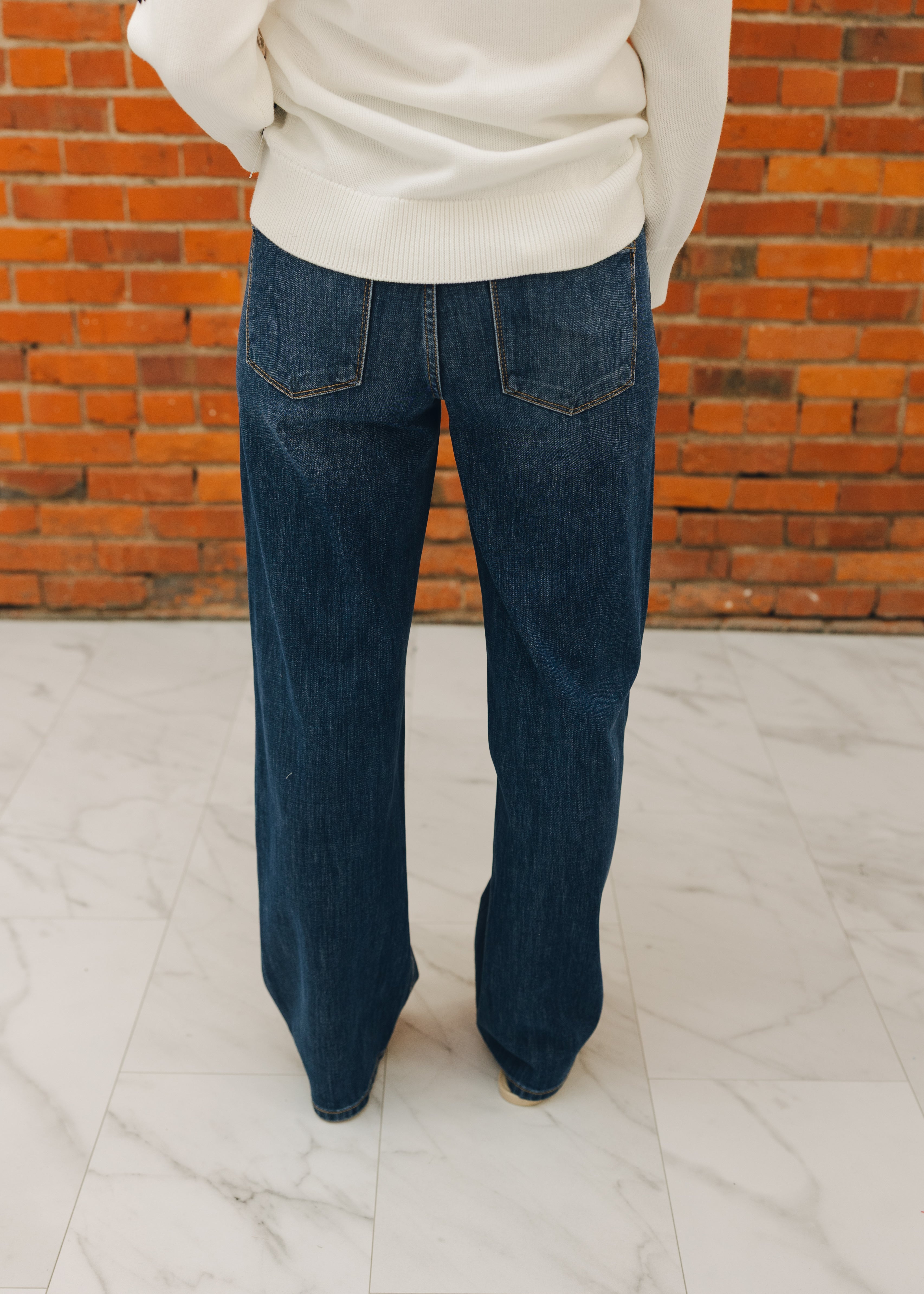 Risen Straight Leg Jeans - Dark