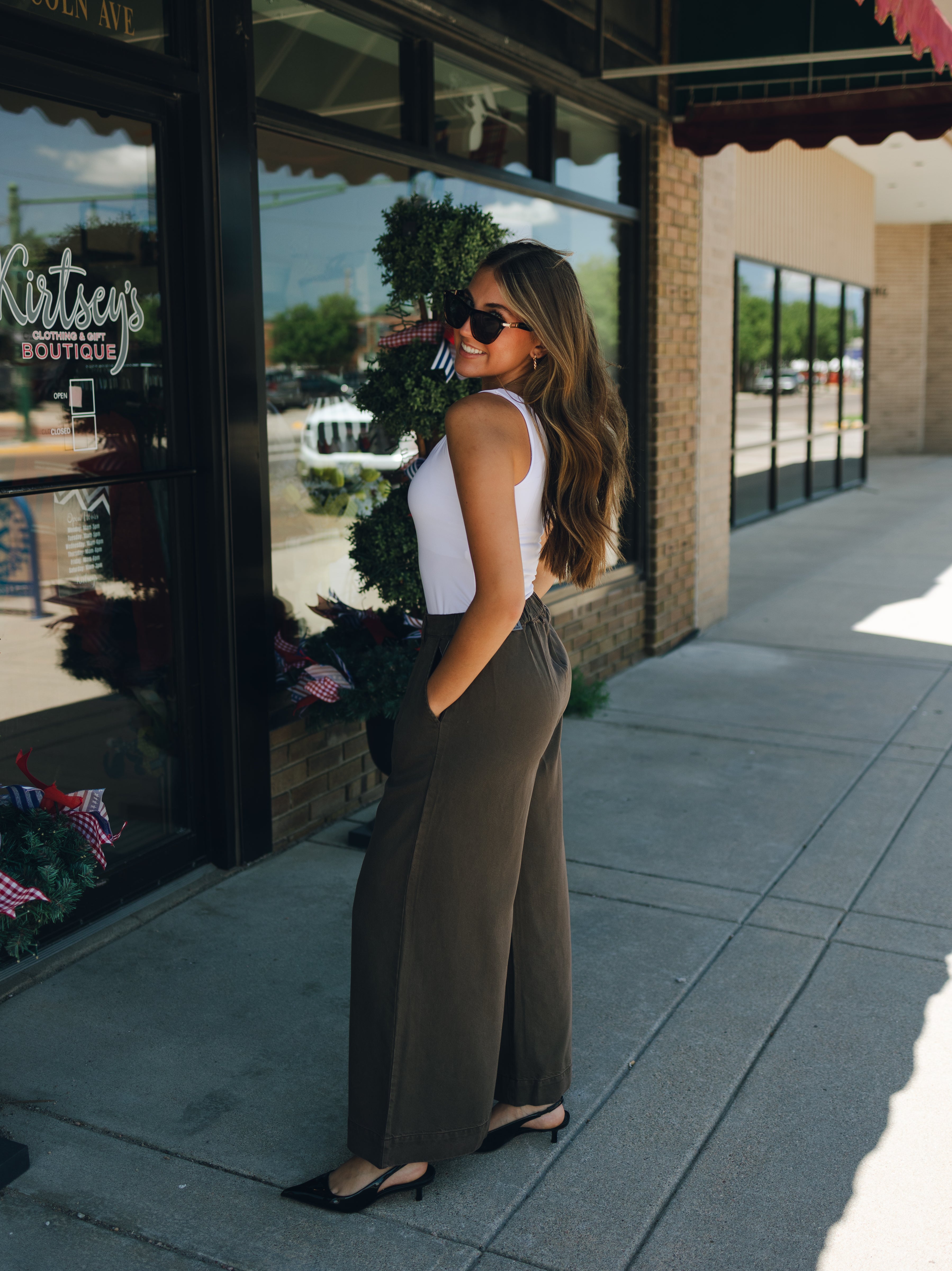 KUT Blake High Rise Super Wide Leg - Hershey