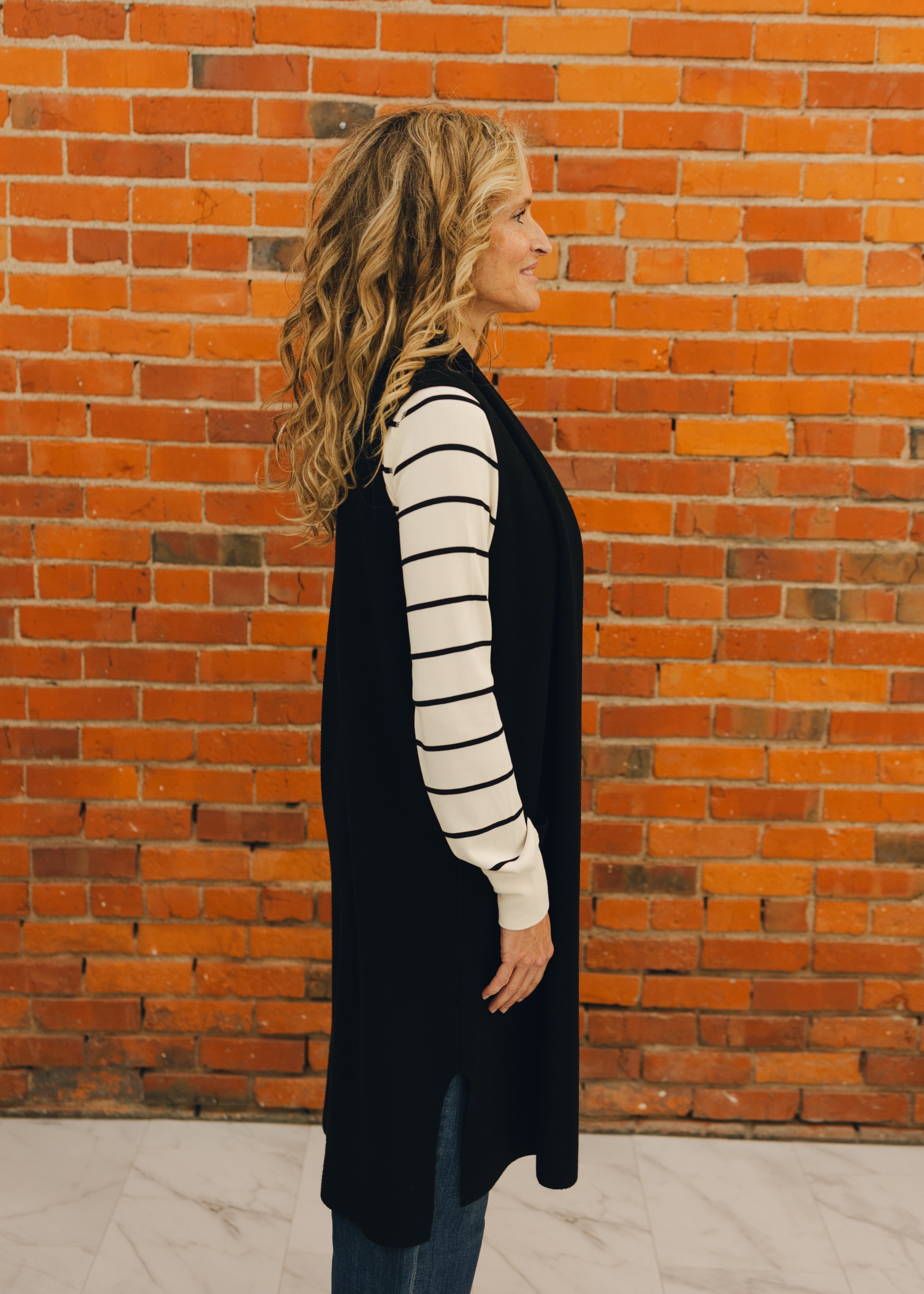 Sleeveless Open Knitted Cardigan
