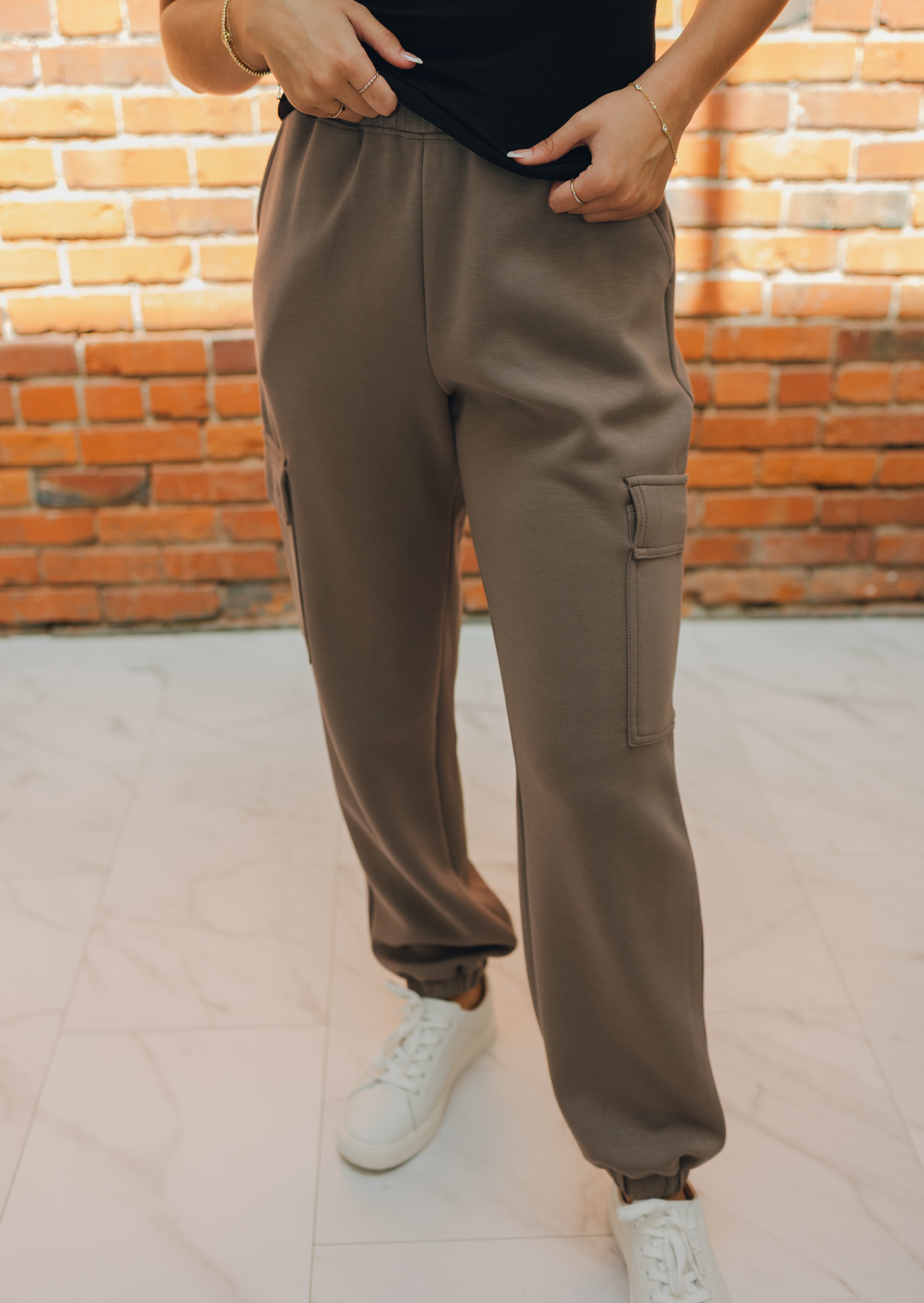 Scuba Cargo Jogger Pants - Mocha