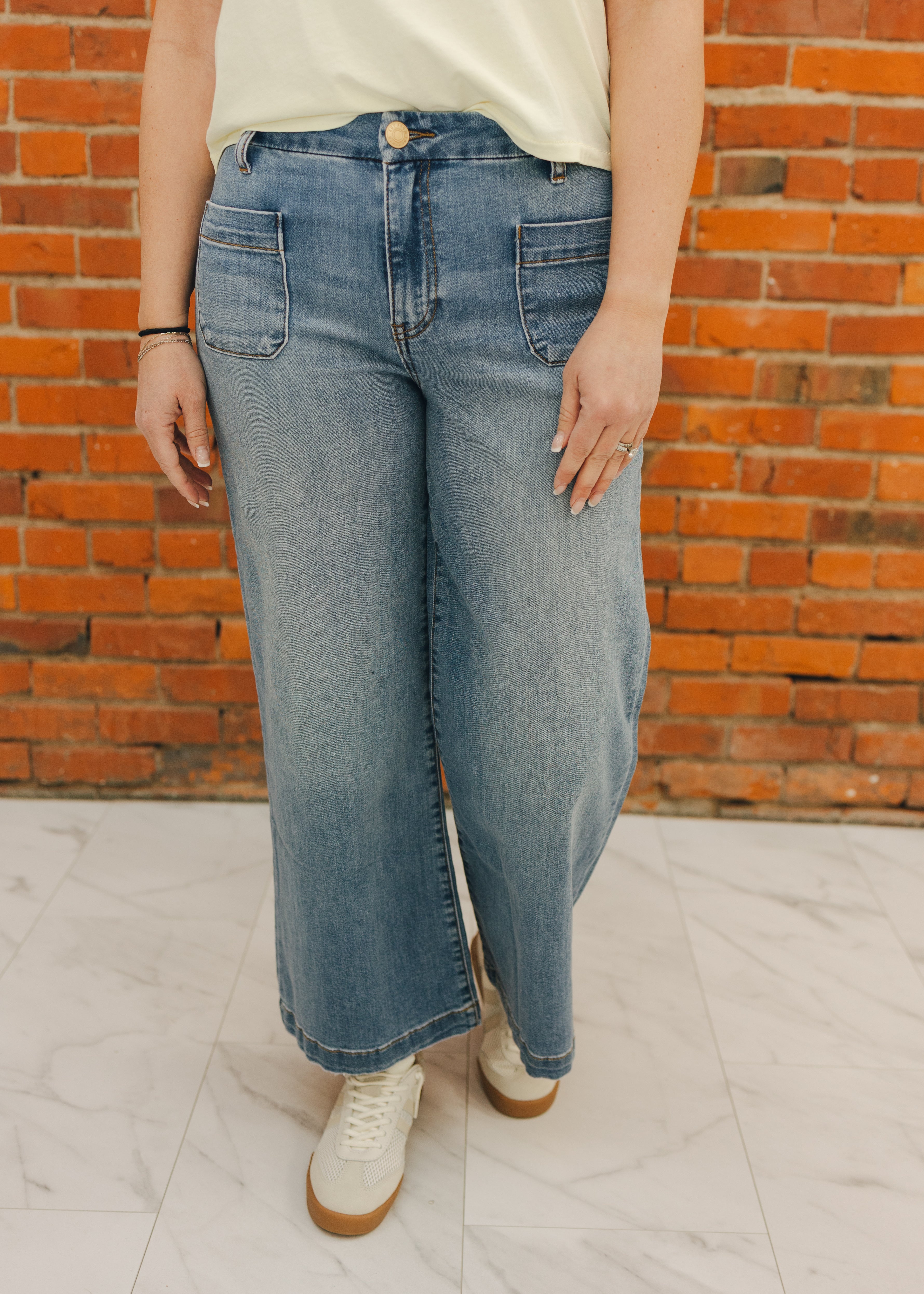 KUT Meg HR Wide Leg W/Patch - Totally