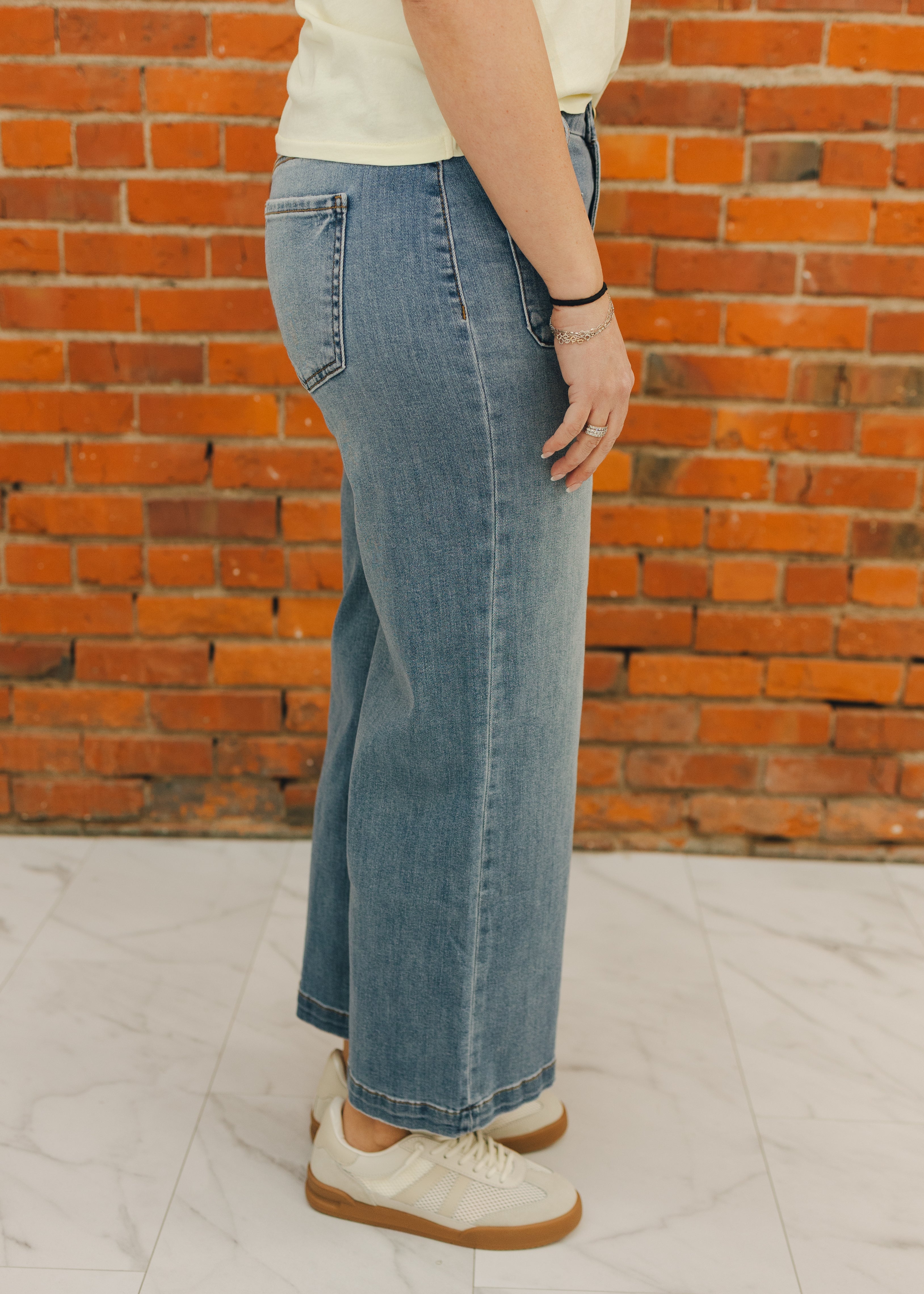 KUT Meg HR Wide Leg W/Patch - Totally