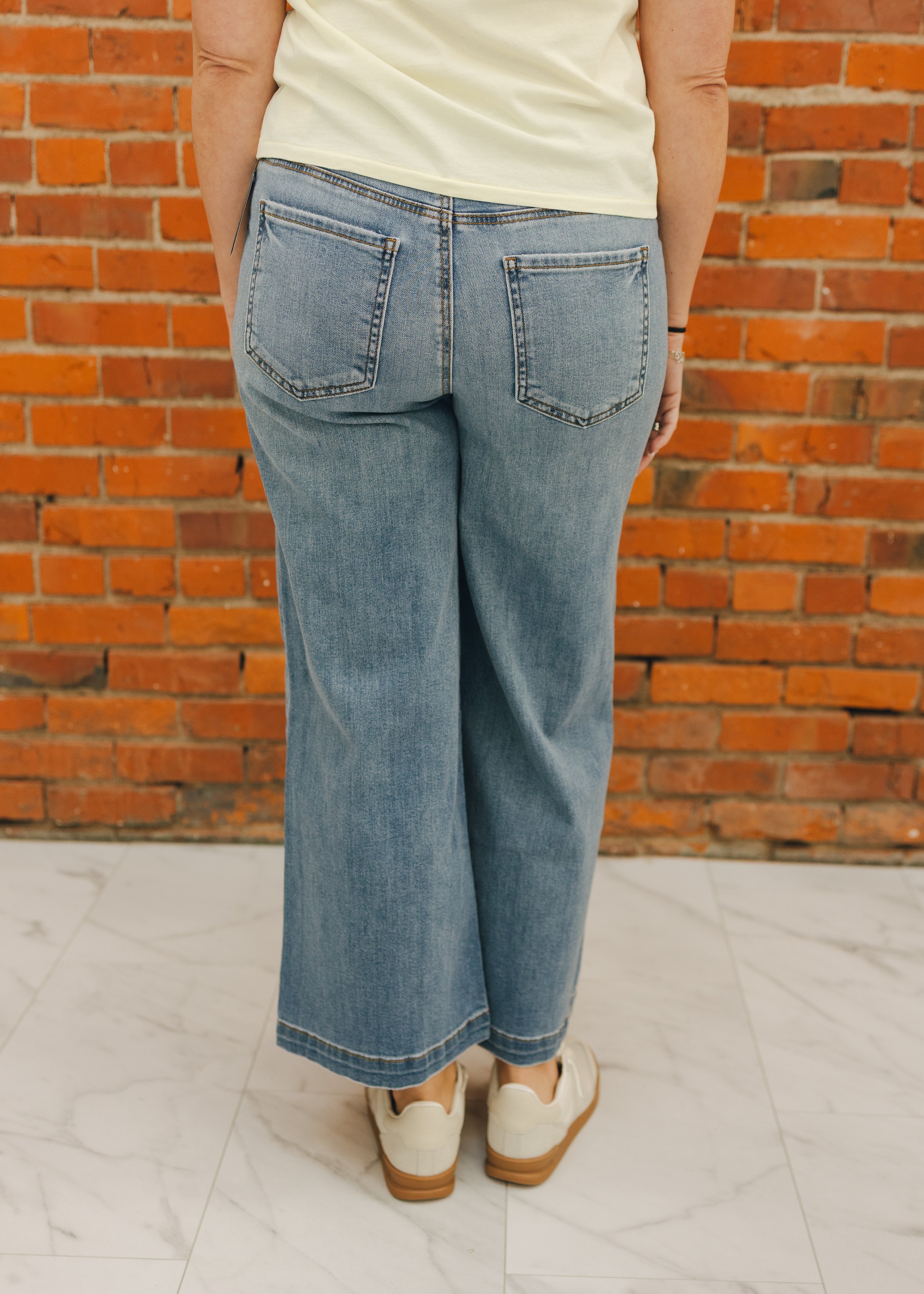 KUT Meg HR Wide Leg W/Patch - Totally