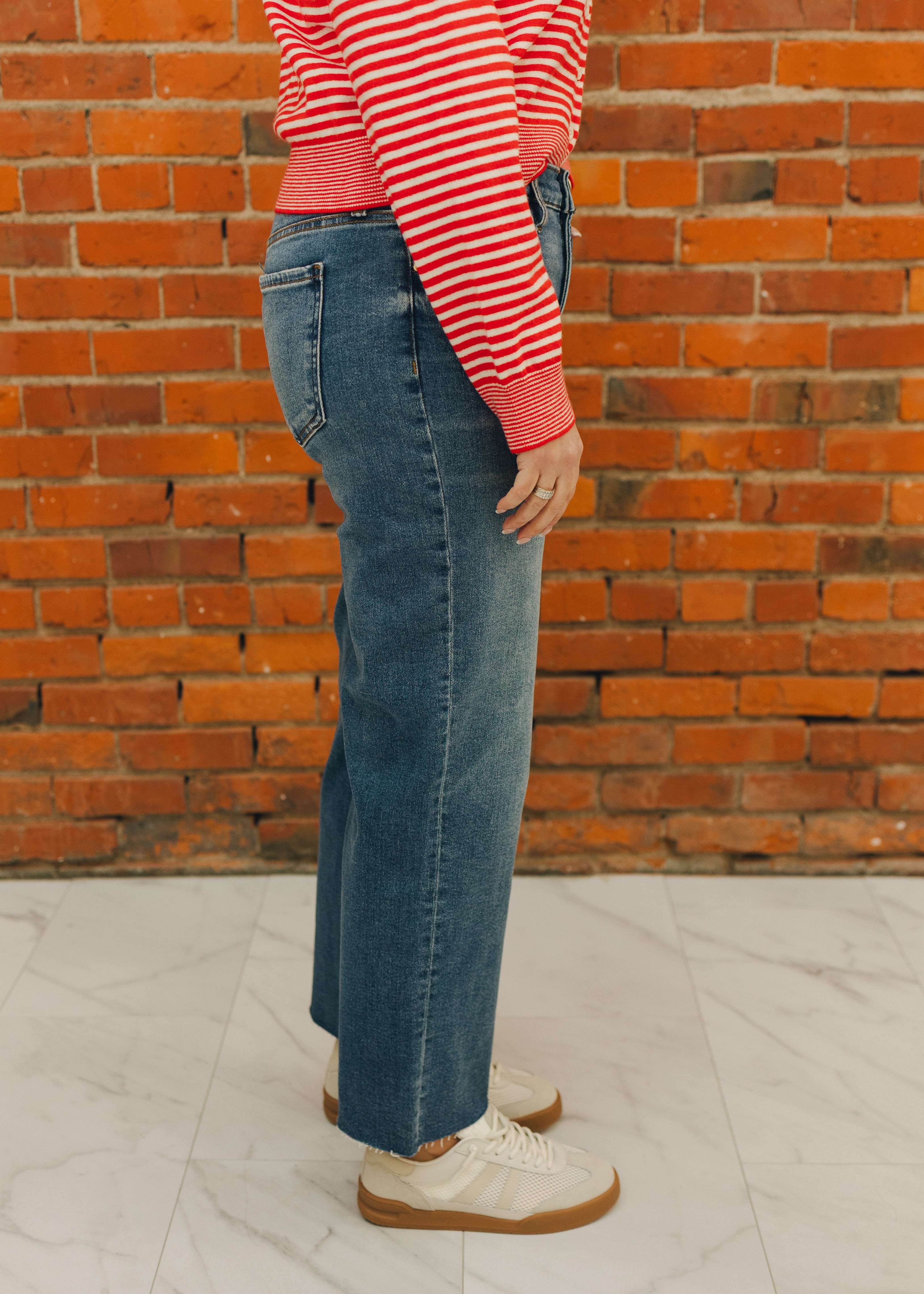 KUT Avery HR Fab Ab - Building