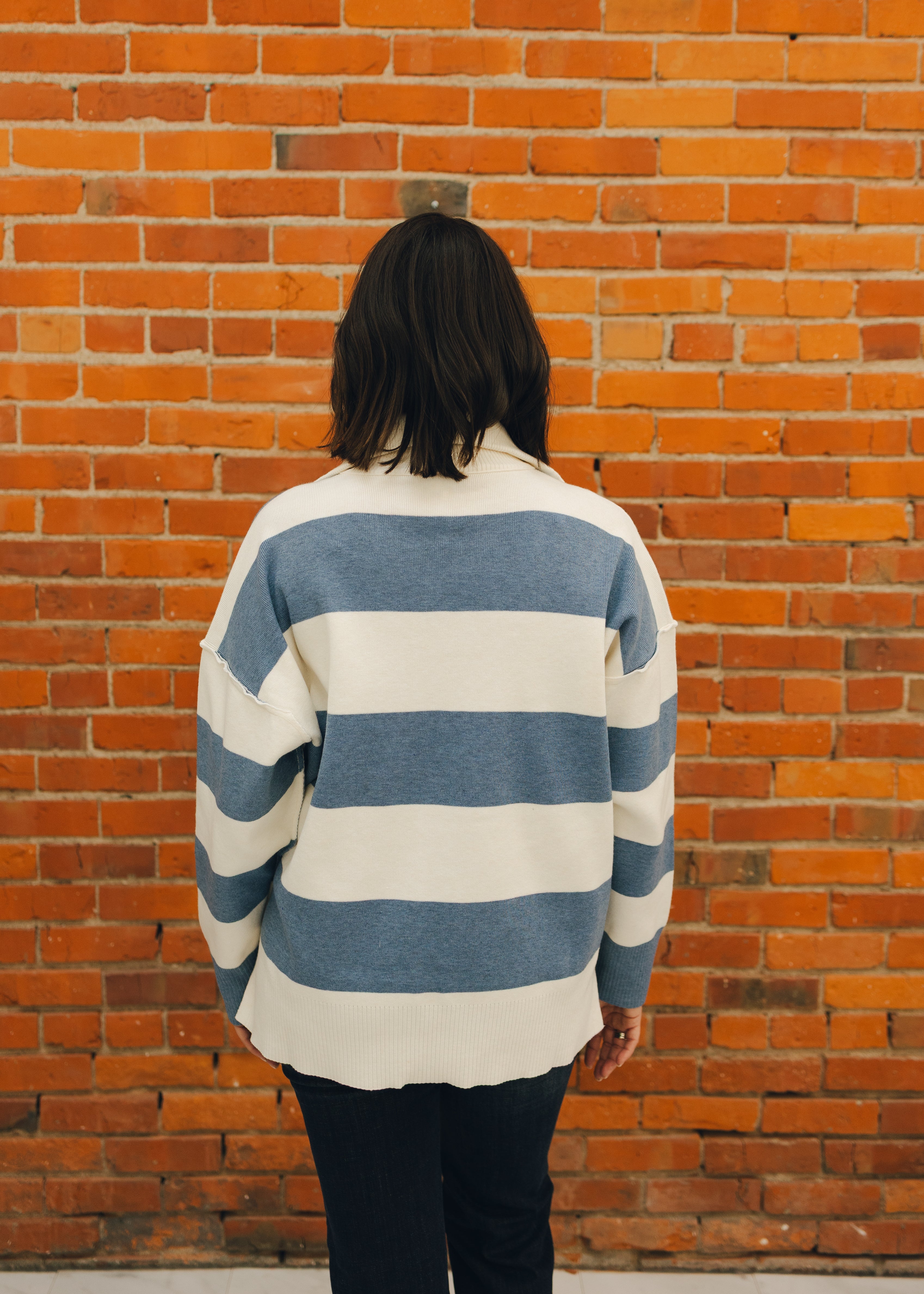 Reversed Stitch Accent Zip Up Sweater Top