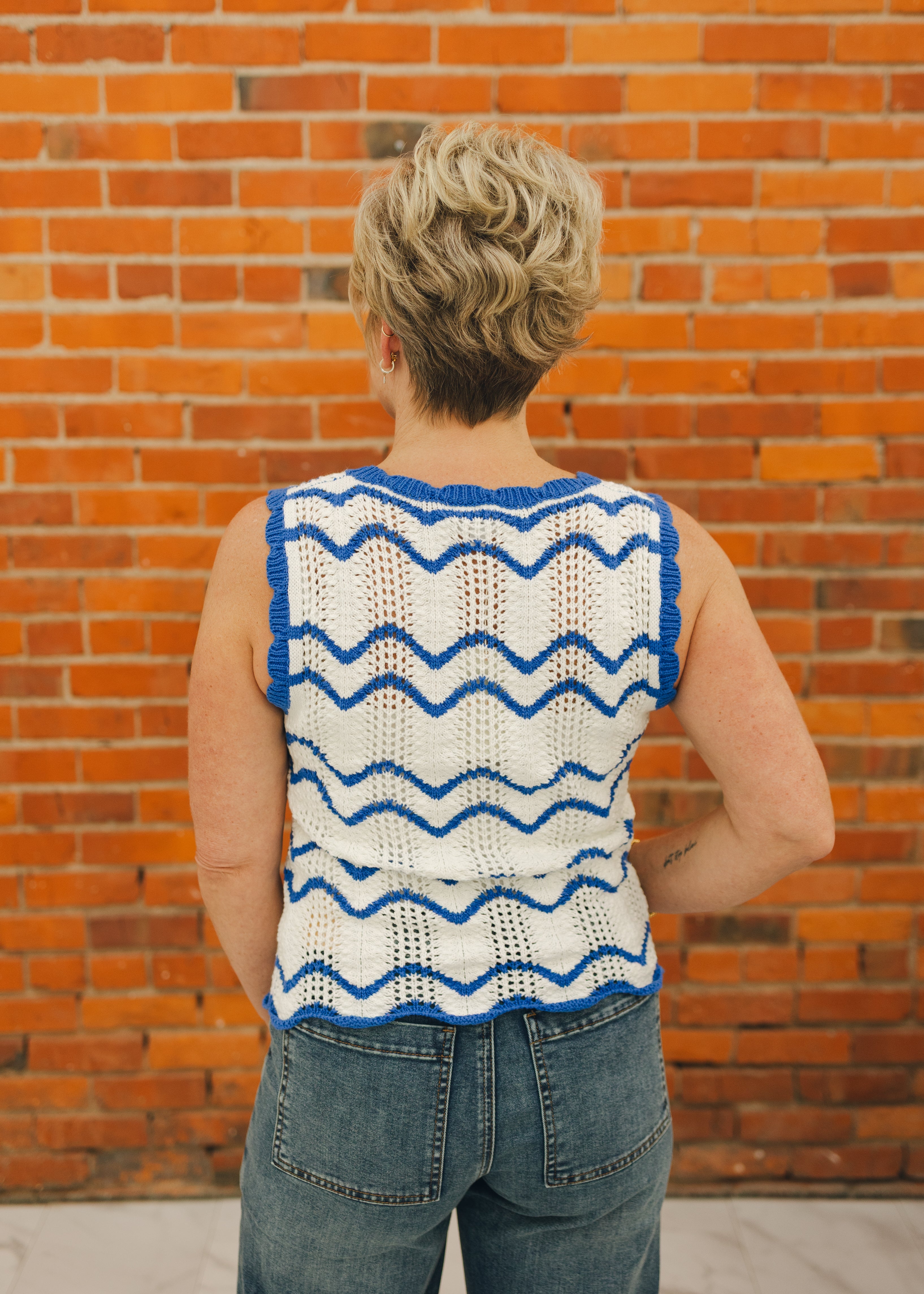 Chevron Striped Sleeveless Knit top