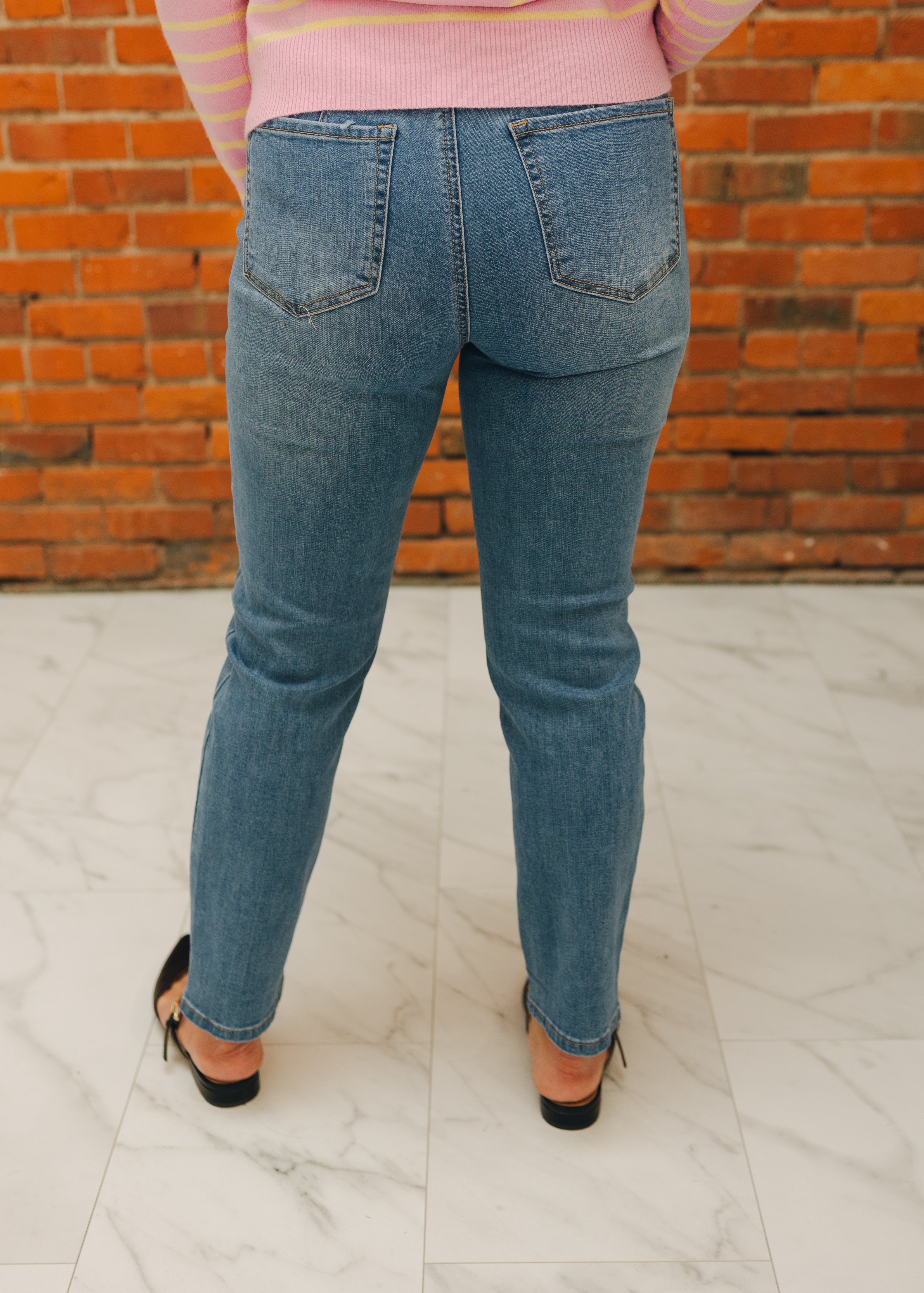 Tribal Sophia Curvy Hugging Straight Ankle Jeans