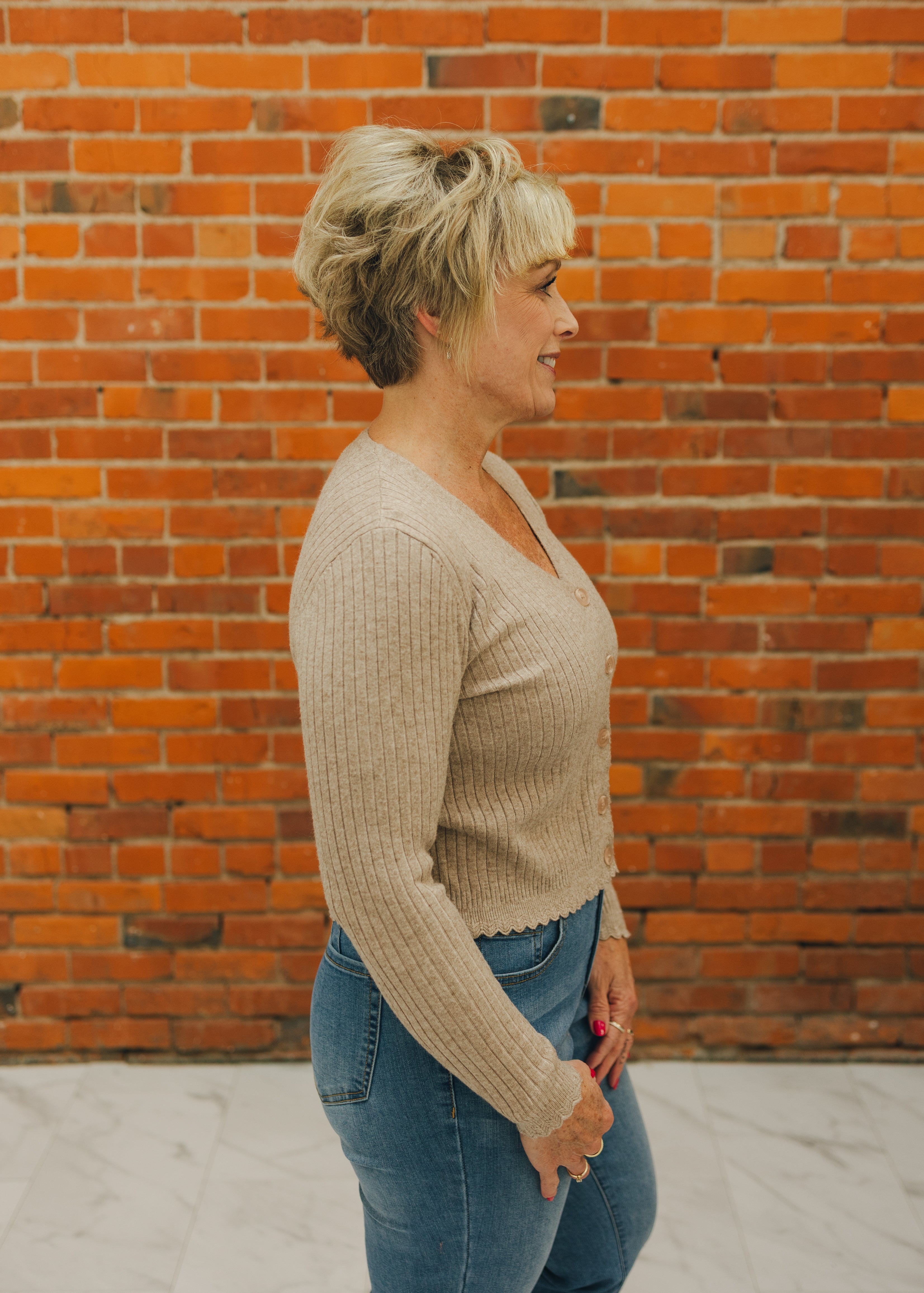 Ribbed Scallop Basic Cardigan