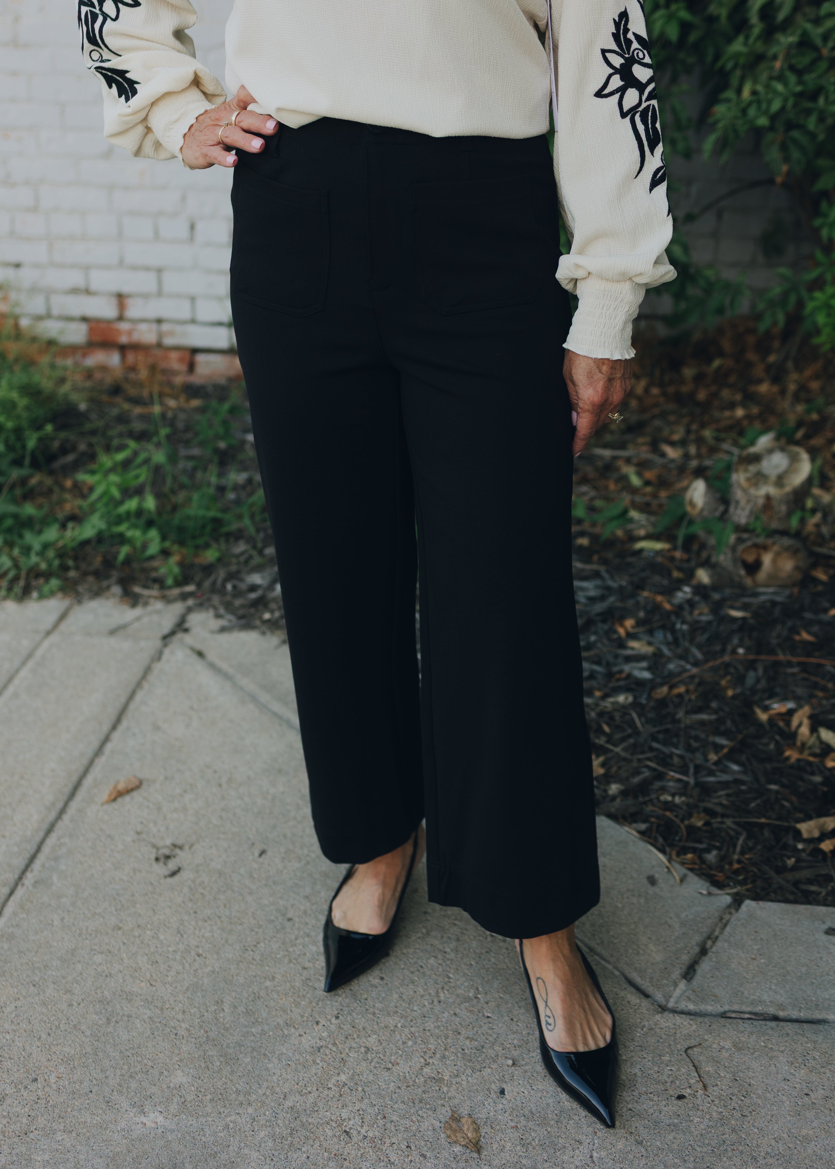 Tribal HR Fly Front Capri