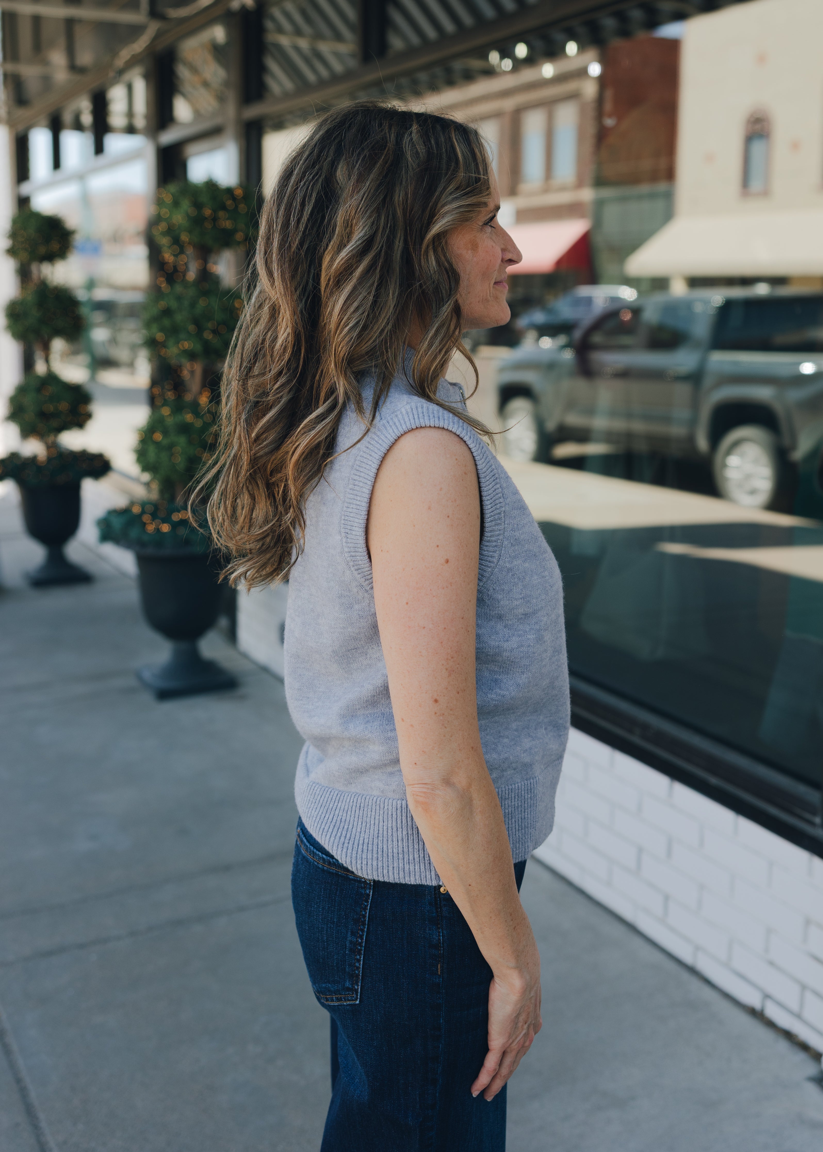 Zip Up Sleeveless Sweater