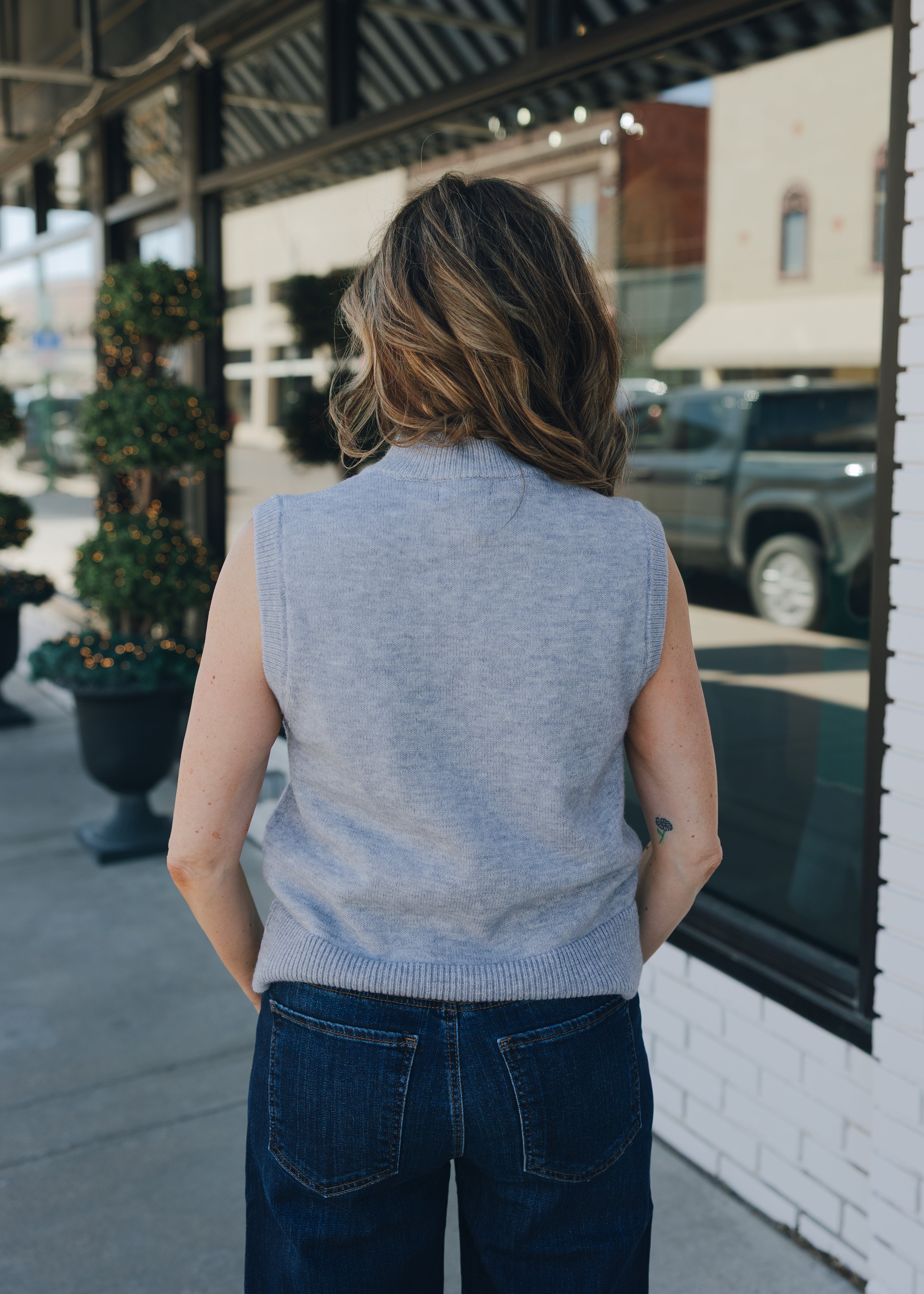 Zip Up Sleeveless Sweater