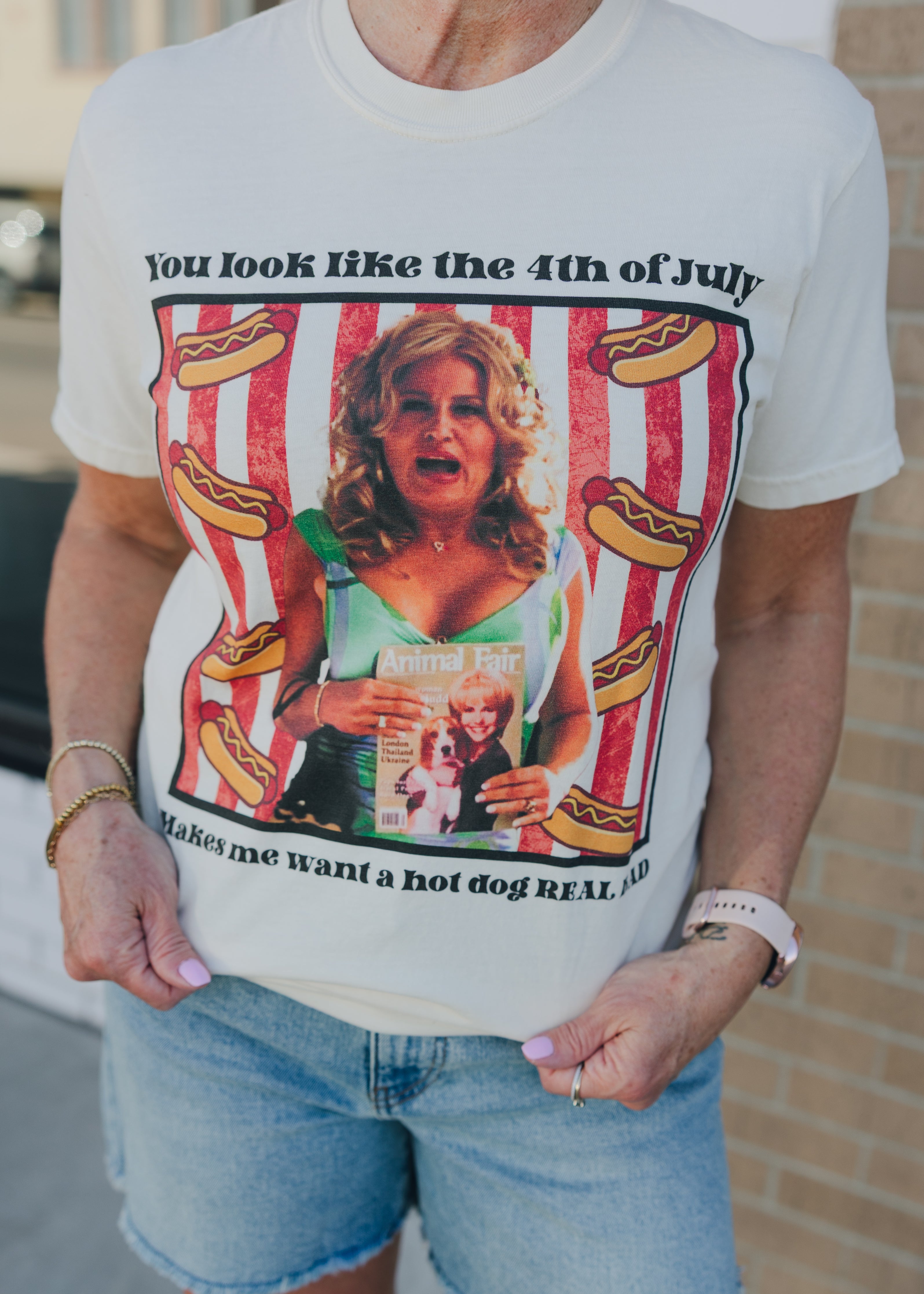 Makes Me Want a Hot Dog Graphic Tee