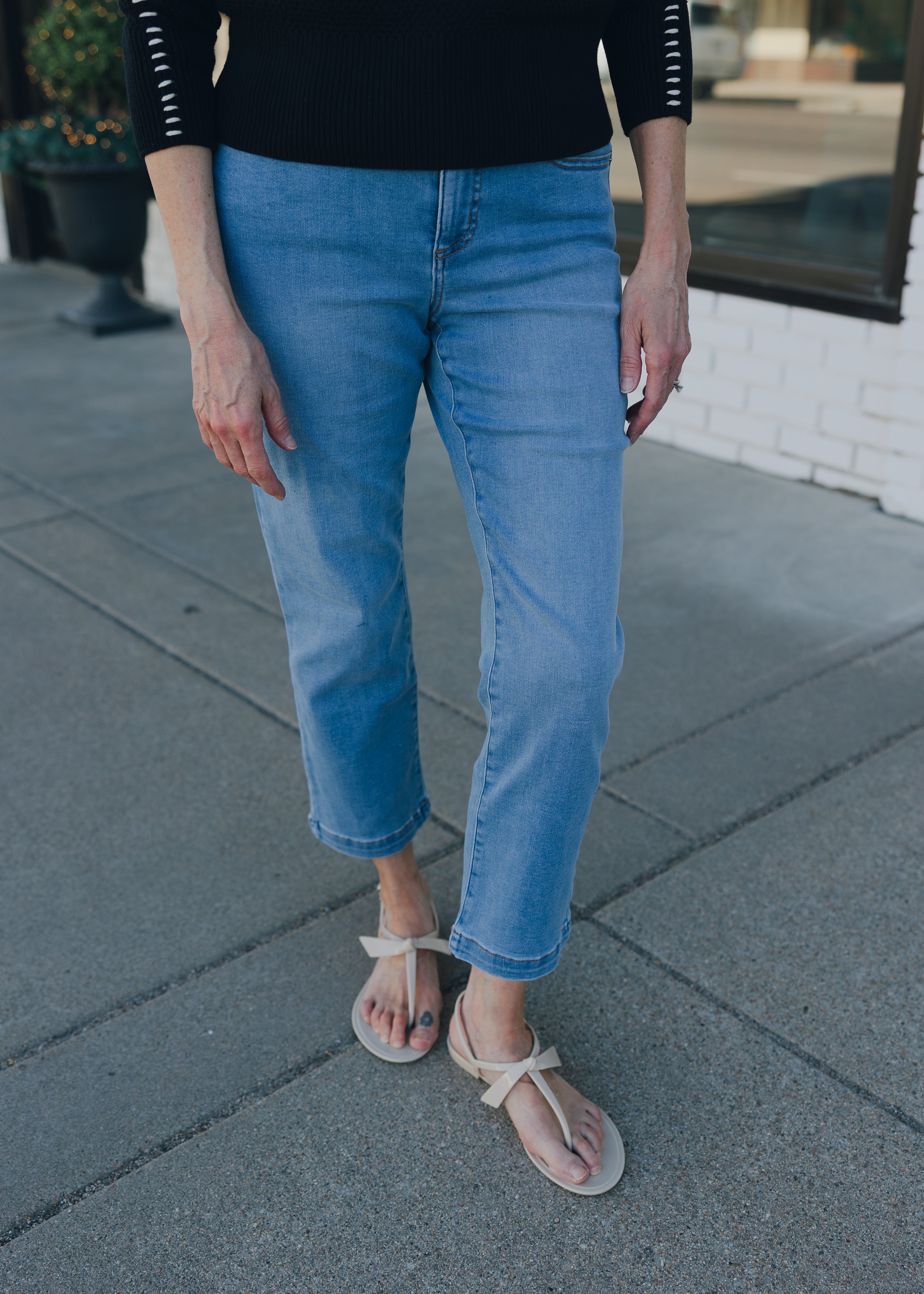 Tribal Audrey Hugging Straight Crop Jeans
