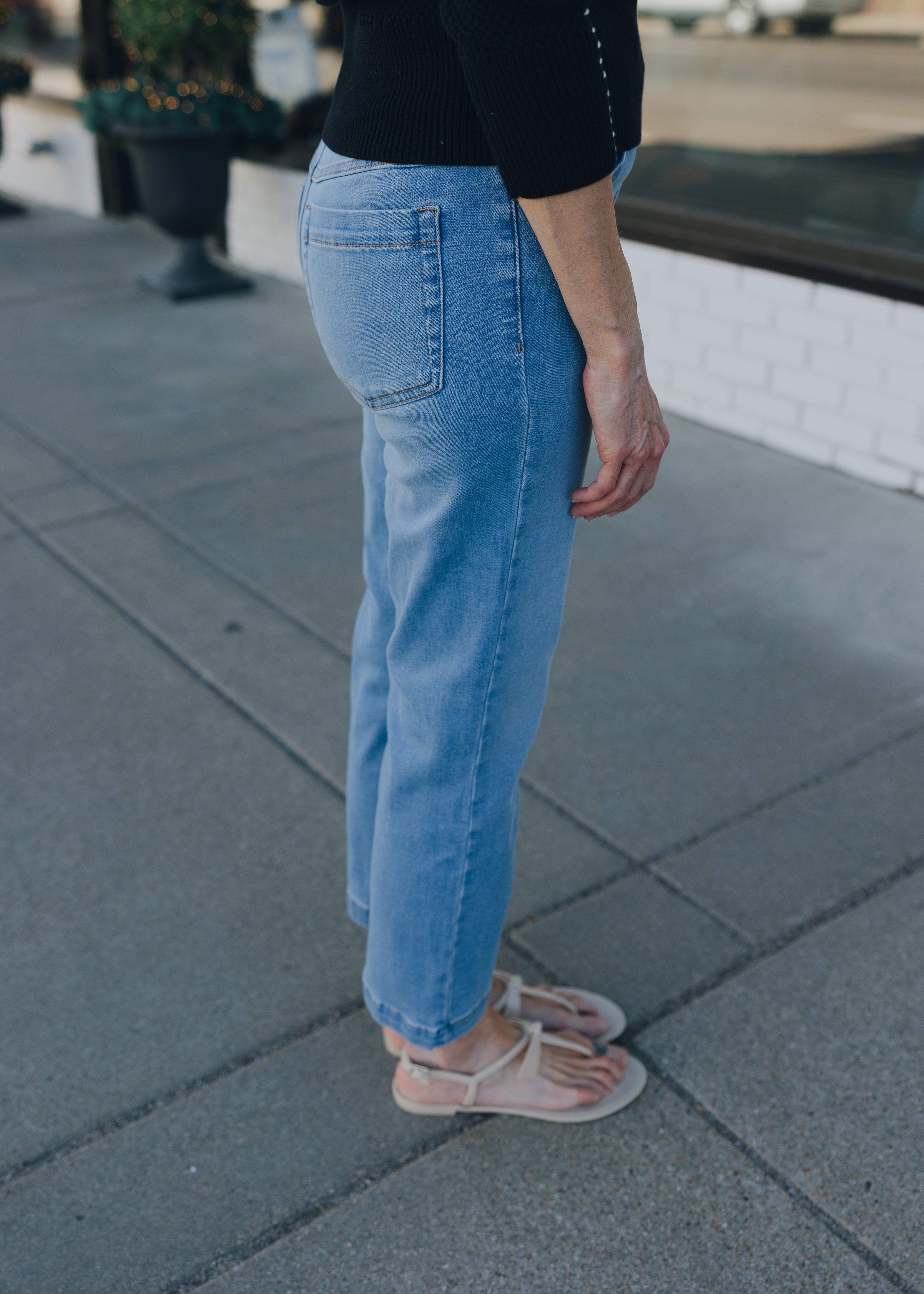 Tribal Audrey Hugging Straight Crop Jeans