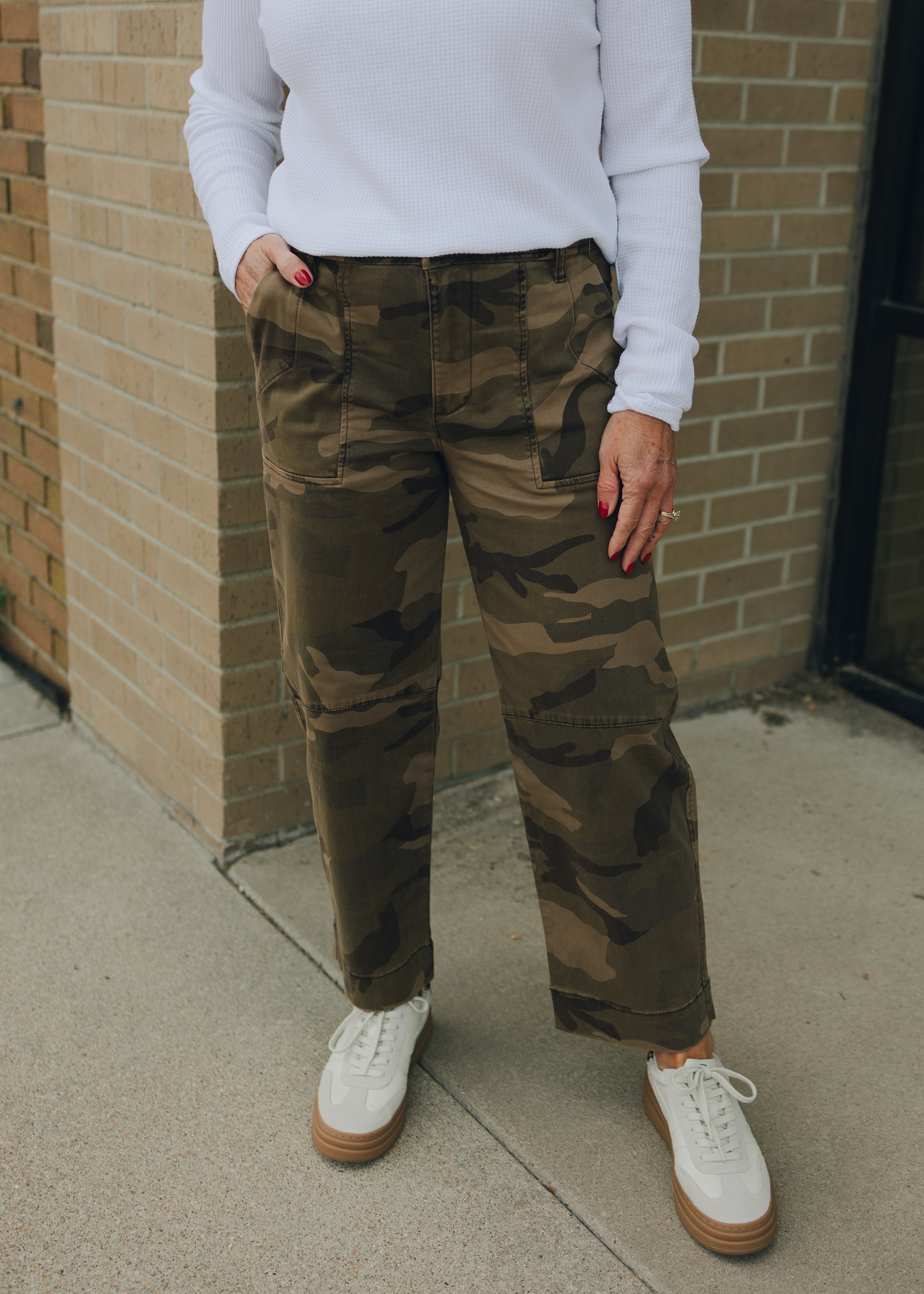 KUT Ashton Wide Leg Barrel - Brown