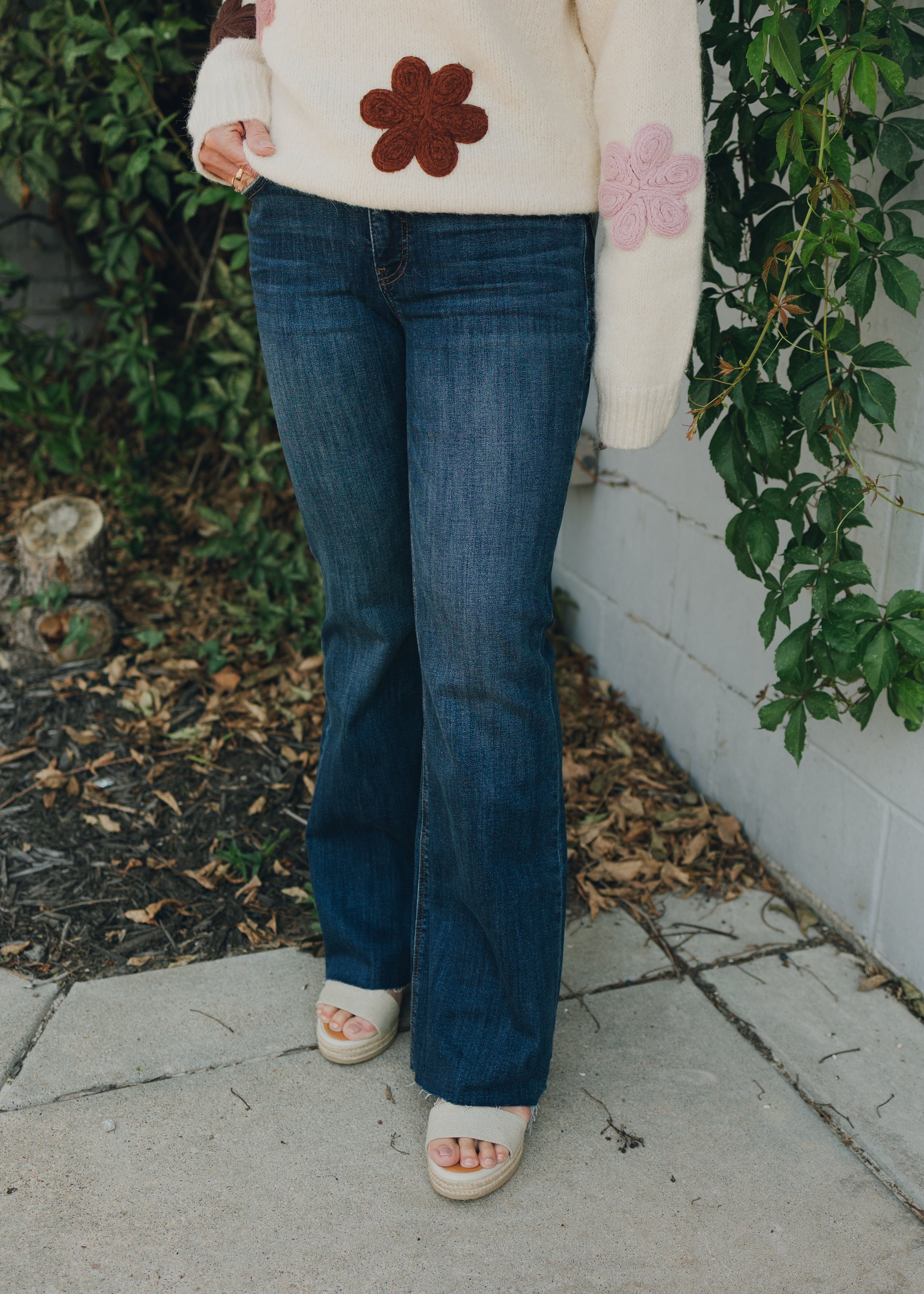 KUT Stella HR Fab Ab Flare - Intriguing