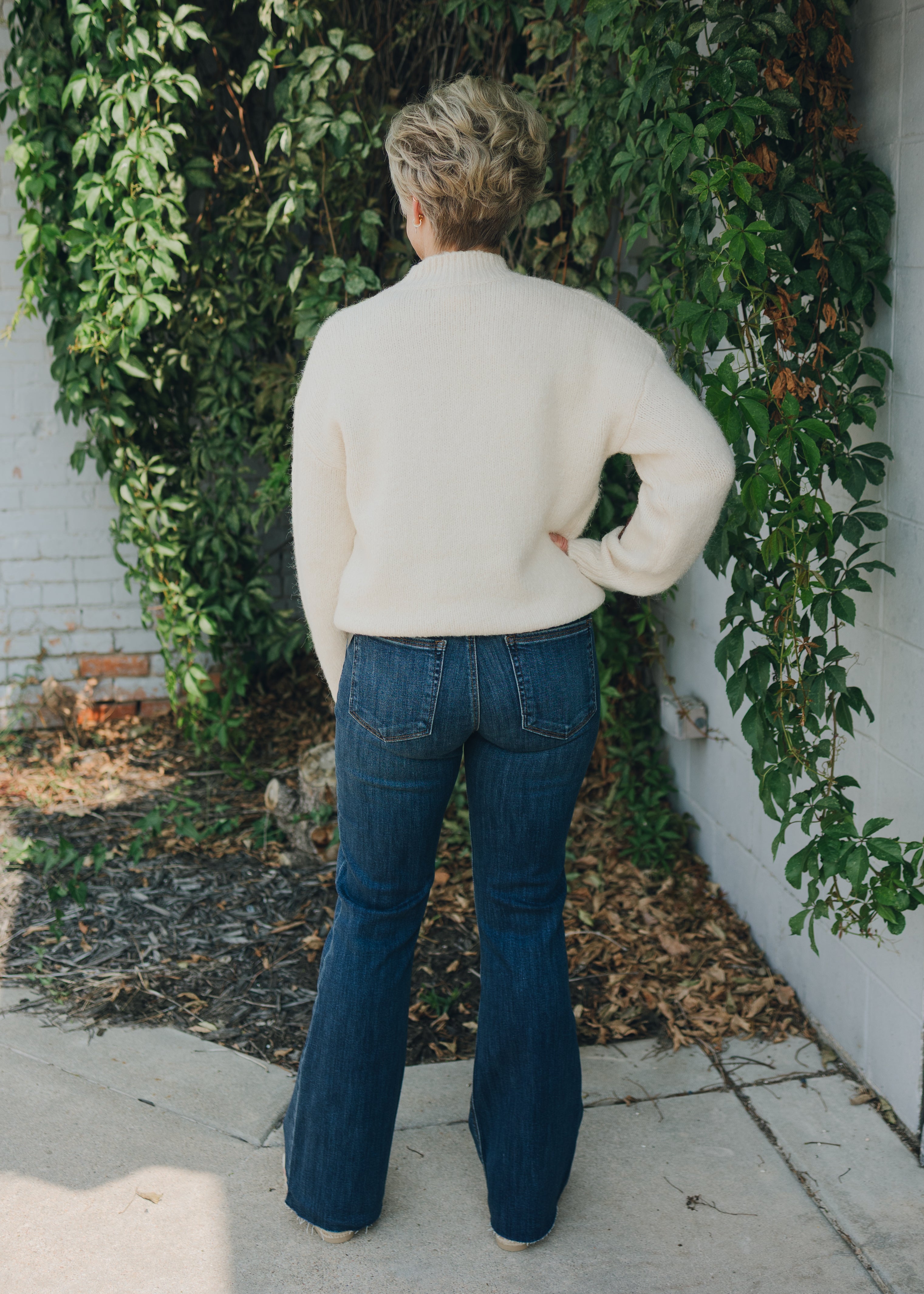 KUT Stella HR Fab Ab Flare - Intriguing