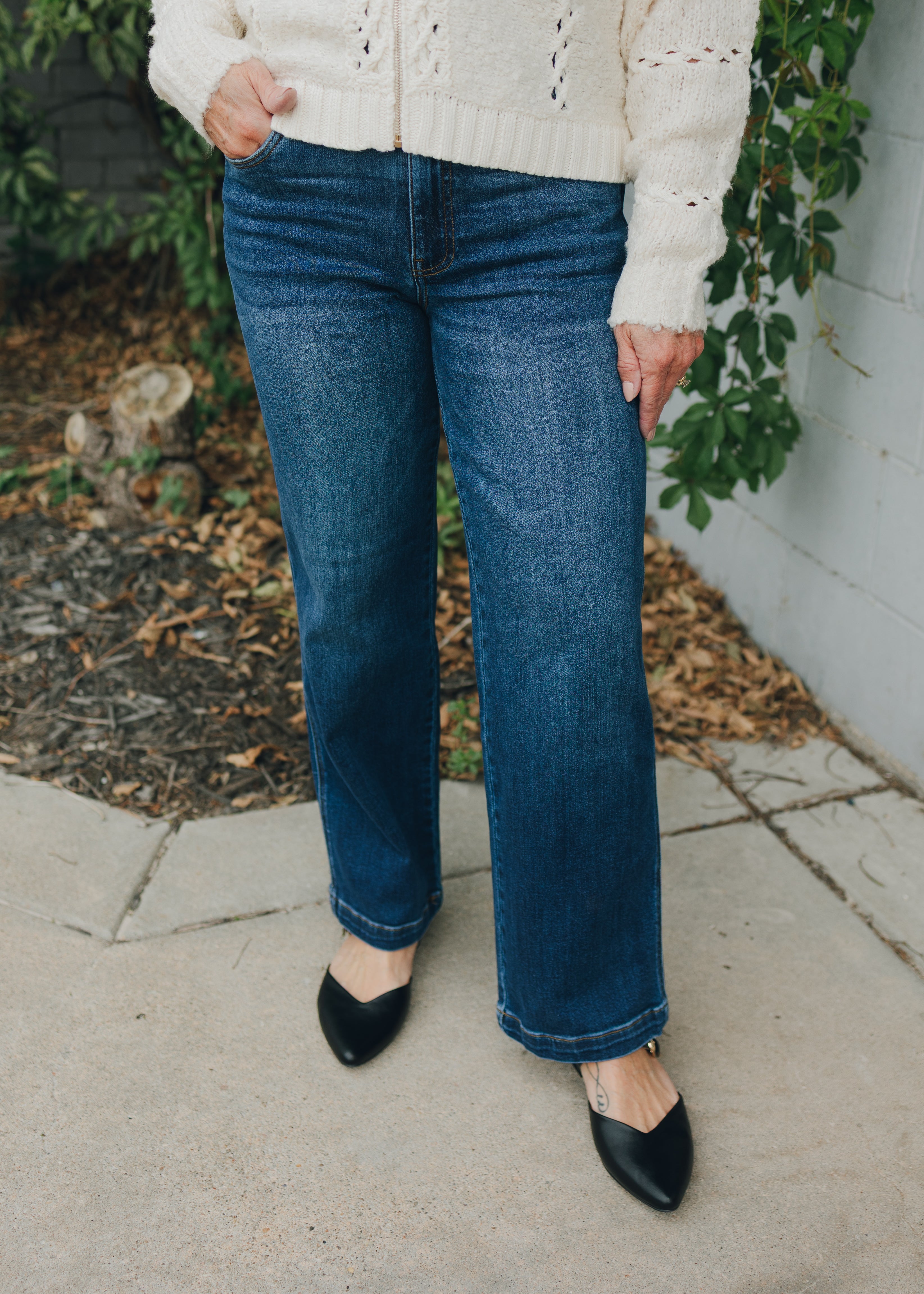 KUT Pattie High Rise Straight - Razor