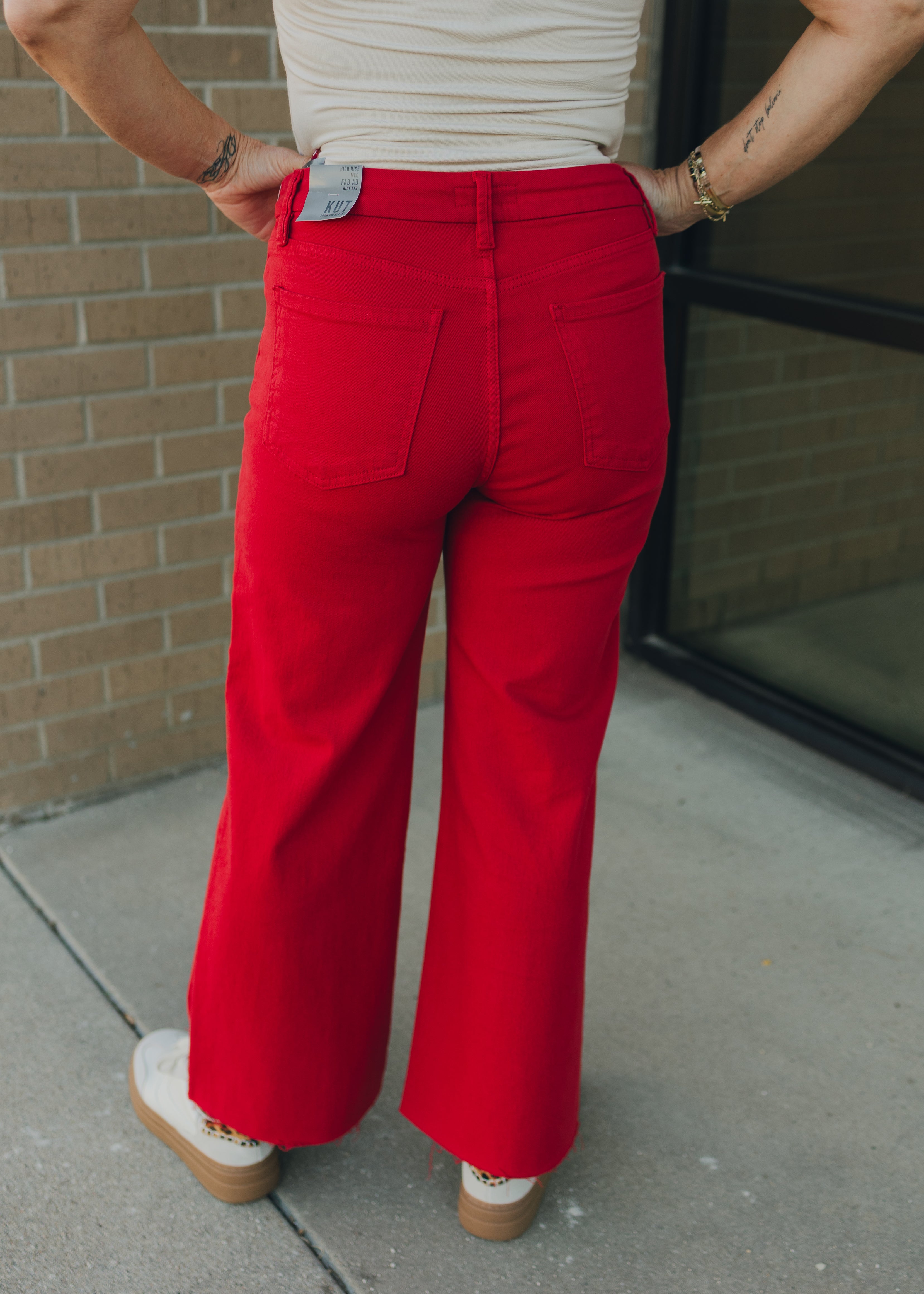 KUT Meg HR Fab Ab Wide Leg - Ruby