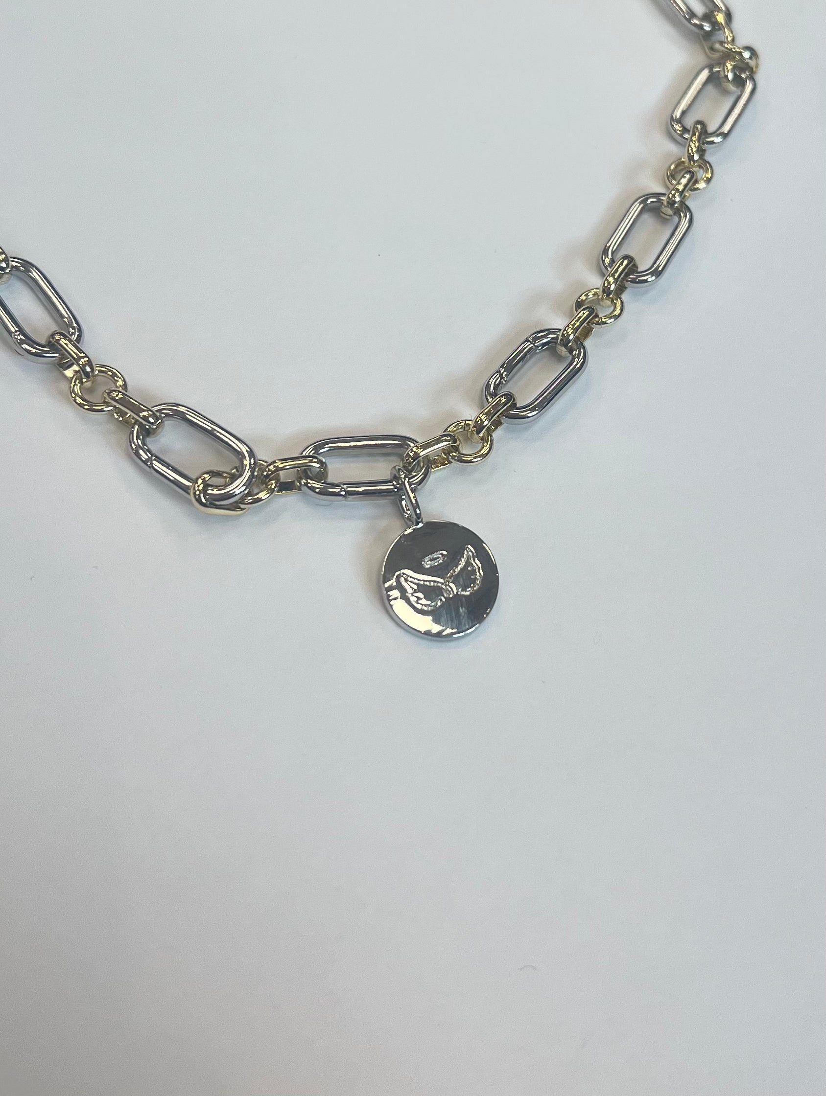 Sis Kiss Angel Wings Charm