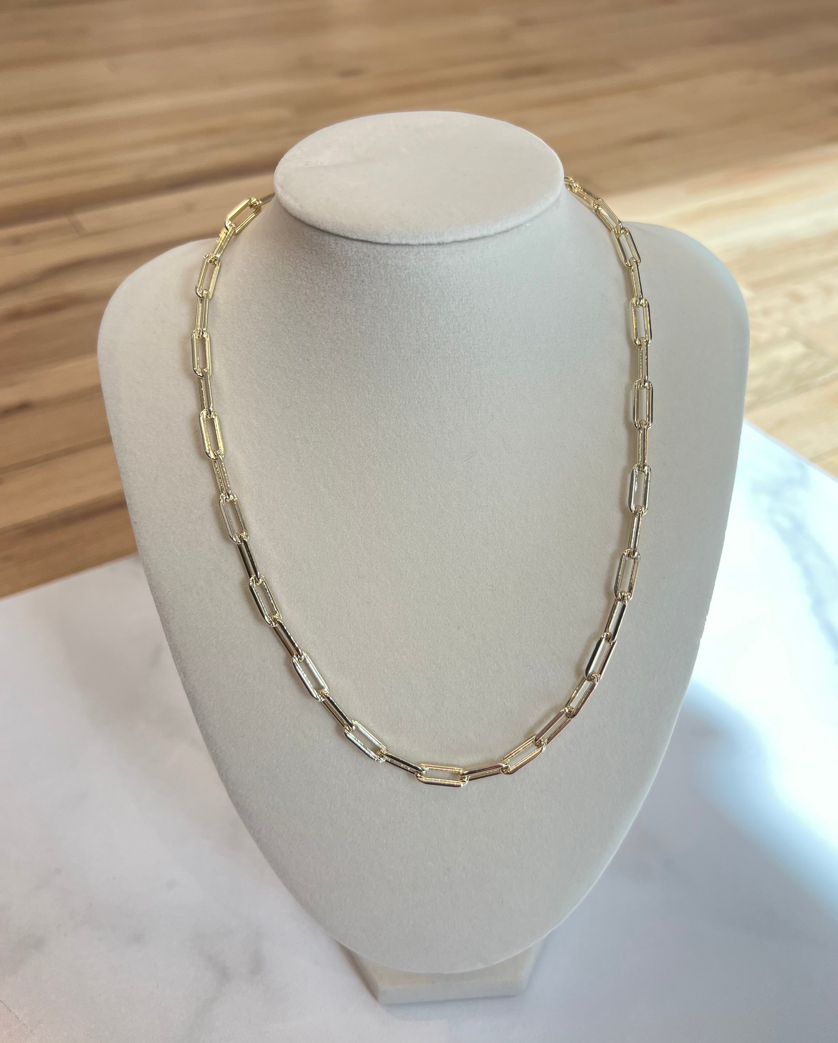 The Sis Kiss Keepsake Chain Necklace