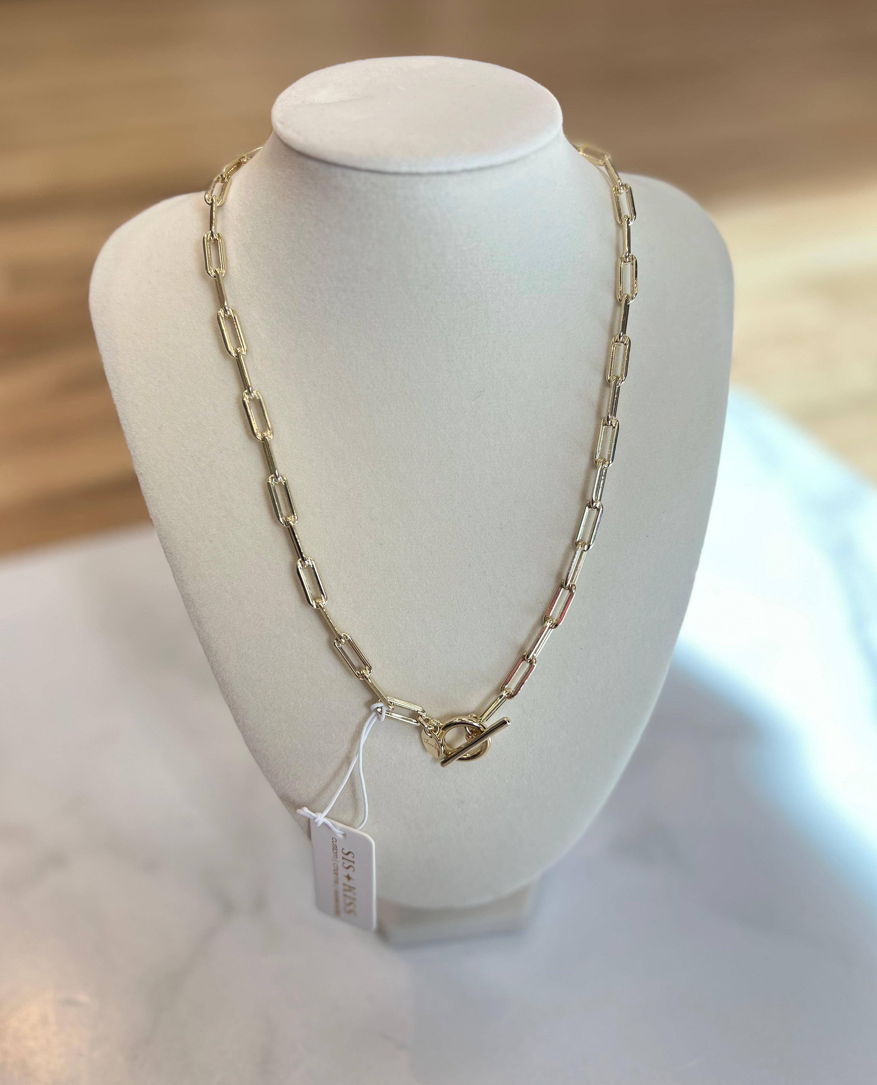 The Sis Kiss Keepsake Chain Necklace