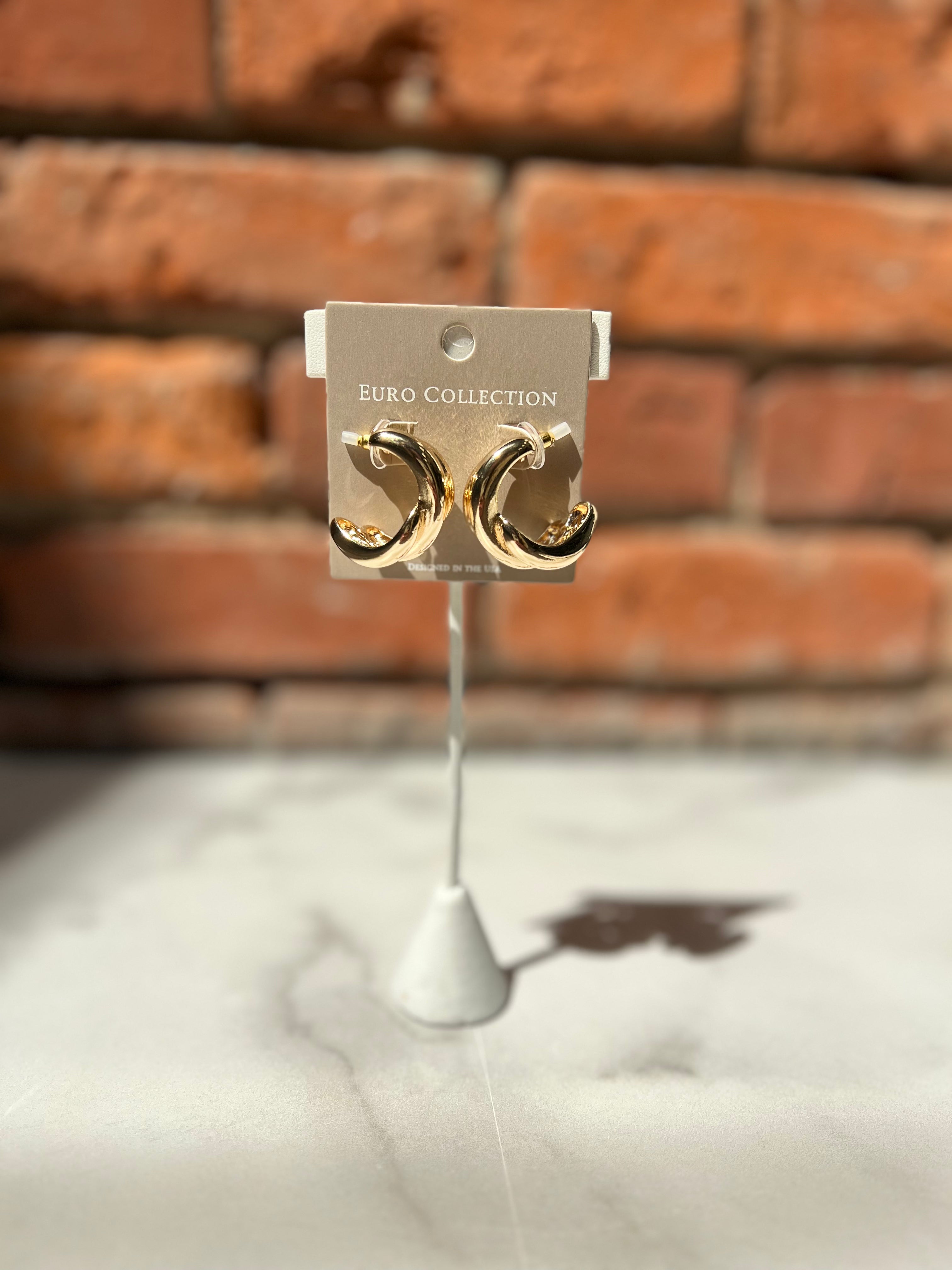 Overlap Hoop Earrings