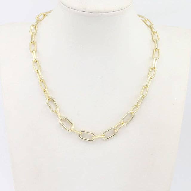 The Sis Kiss Editor Charm Necklace